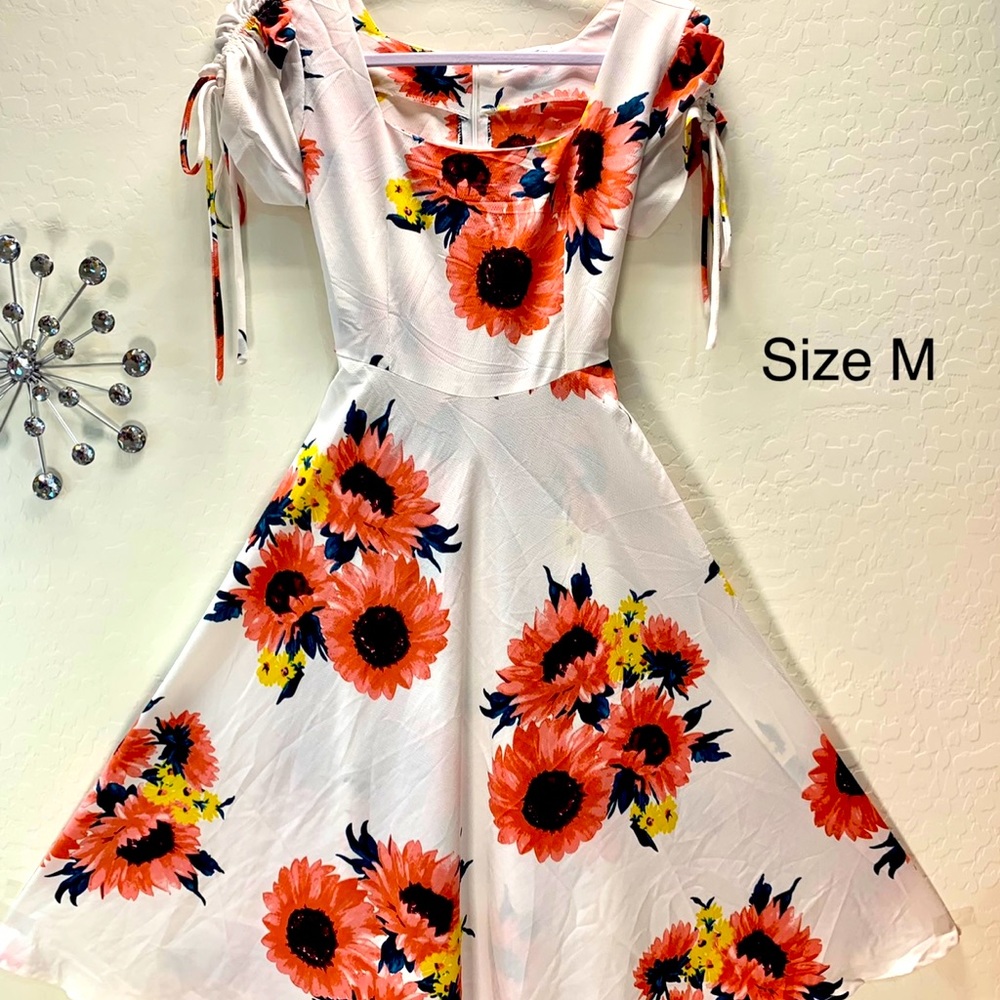 Women chinfon silk flowers dress. Very comfortable.